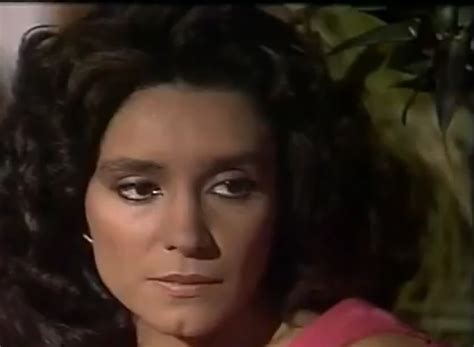 Naked Jacaranda Alfaro in La Indomable .